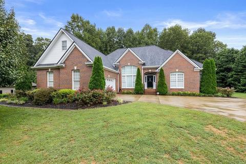 114 Springbrook Dr, Cornelia, GA 30531 photo 1