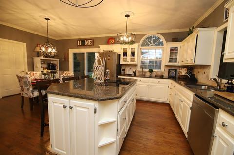 1006 Riverside Dr, Lagrange, GA 30240 photo 2