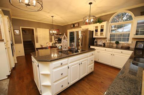 1006 Riverside Dr, Lagrange, GA 30240 photo 4