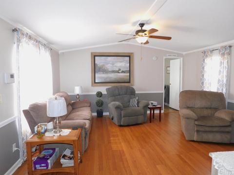 131 Celia Dr, Toccoa, GA 30577 photo 2