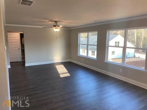 1077 E Doyle St, Toccoa, GA 30577 photo 3