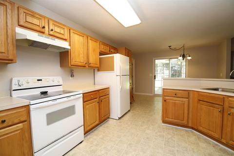 154 Wellington Dr, Lagrange, GA 30241 photo 3