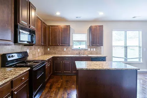 7482 Springbox Dr, Fairburn, GA 30213 photo 6