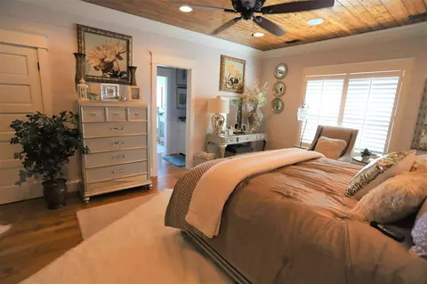 Bedroom - 223 S Brow Dr, Cloudland, GA 30731 photo 7 of 11