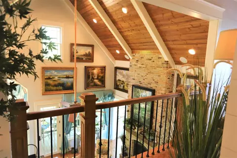 Entry Way - 223 S Brow Dr, Cloudland, GA 30731 photo 3 of 7