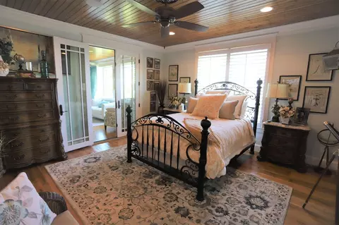 Bedroom - 223 S Brow Dr, Cloudland, GA 30731 photo 5 of 11