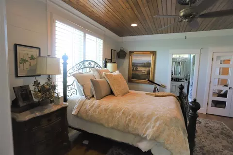 Bedroom - 223 S Brow Dr, Cloudland, GA 30731 photo 4 of 11