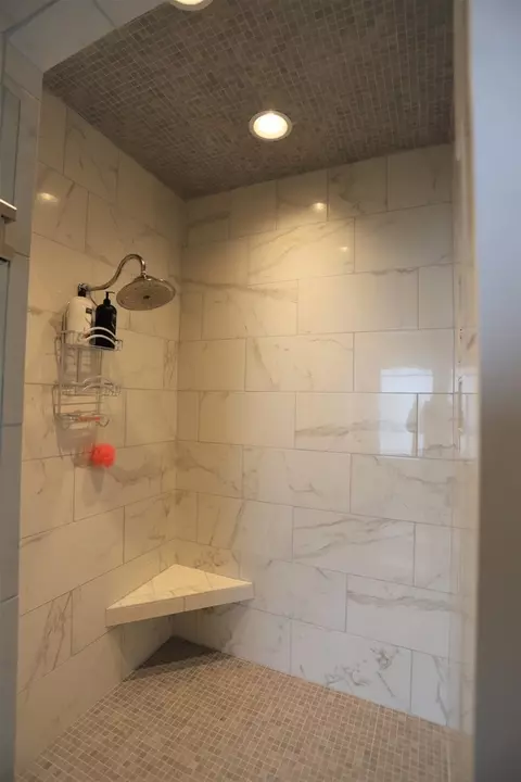 Bath - 223 S Brow Dr, Cloudland, GA 30731 photo 10 of 10