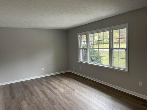 6517 Fleming Rd, Morrow, GA 30260 photo 9