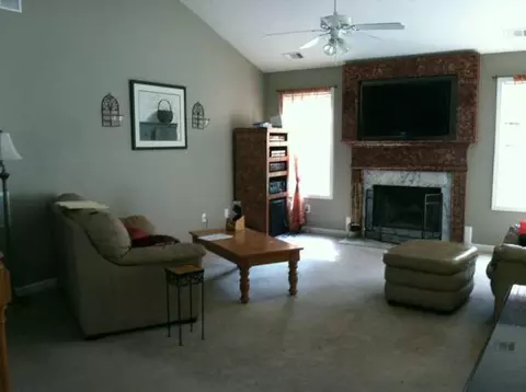 302 Laurel Ln, White, GA 30184 photo 2
