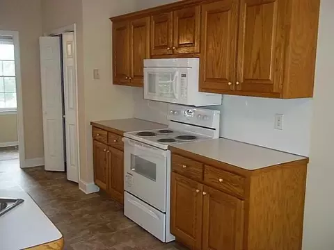 27 N Hampton Dr, White, GA 30184 photo 6