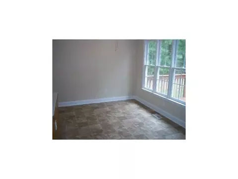 27 N Hampton Dr, White, GA 30184 photo 9