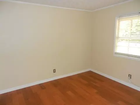 225 Sheilds St, Winder, GA 30680 photo 5