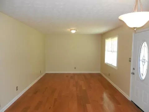 225 Sheilds St, Winder, GA 30680 photo 2