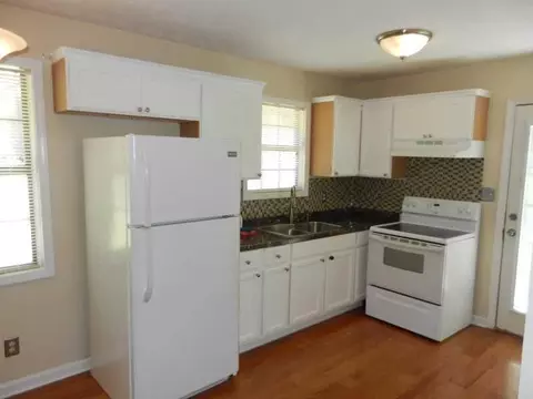 225 Sheilds St, Winder, GA 30680 photo 4