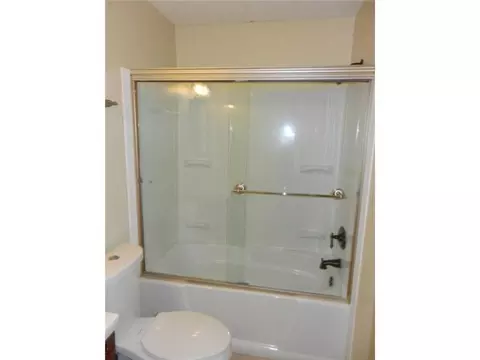 225 Sheilds St, Winder, GA 30680 photo 9