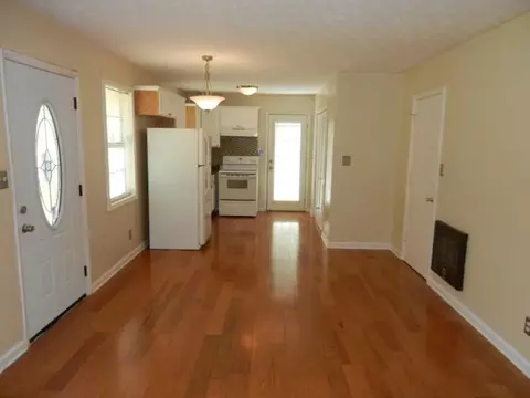 225 Sheilds St, Winder, GA 30680 photo 3
