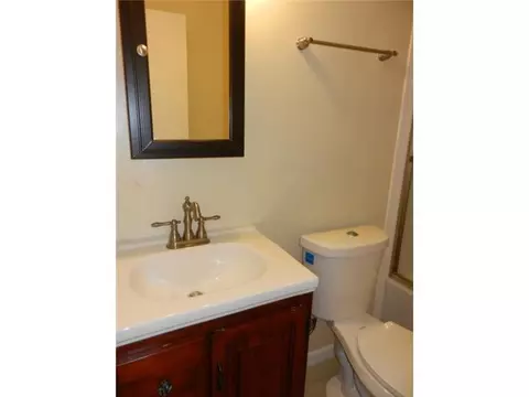 225 Sheilds St, Winder, GA 30680 photo 10