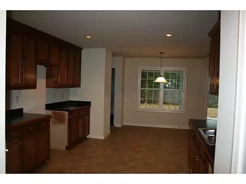 1807 Maxey Ln, Winder, GA 30680 photo 3