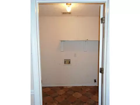 218 Brooks Ln, Winder, GA 30680 photo 8