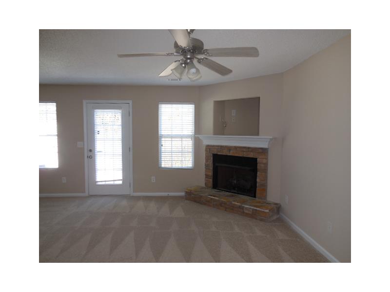1424 Box Cir, Winder, GA 30680 photo 3