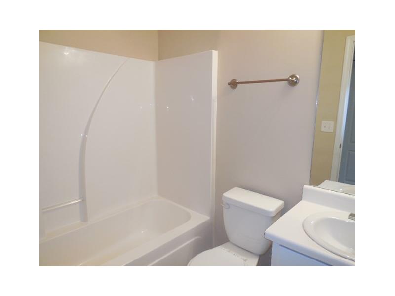 1424 Box Cir, Winder, GA 30680 photo 8