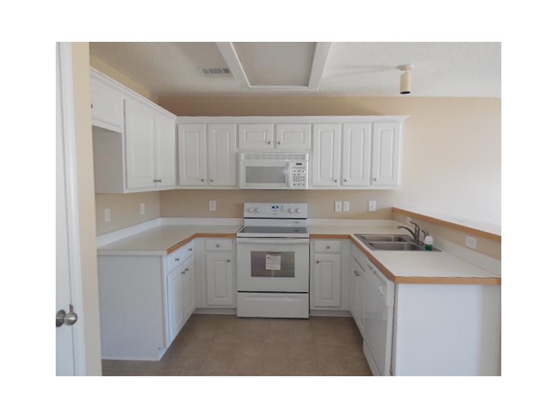 1424 Box Cir, Winder, GA 30680 photo 2