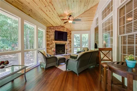 132 Rivercrest Ln, Suwanee, GA 30024 photo 4