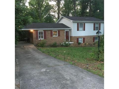 3032 Meadowood Ln, Atlanta, GA 30341 photo 1