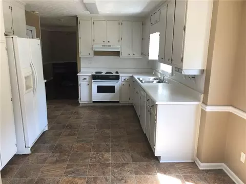 727 Crestview Dr, Bethlehem, GA 30620 photo 8