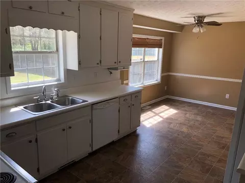 727 Crestview Dr, Bethlehem, GA 30620 photo 7