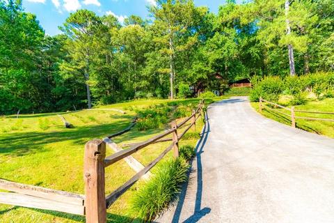 204 Curtis Cir SE, Calhoun, GA 30701 photo 2