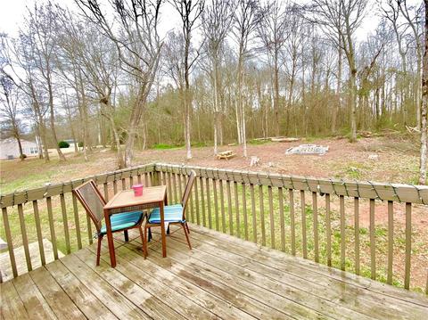 1279 Walnut Dr, Winder, GA 30680 photo 8