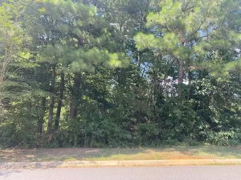 68 Lazy Water Dr SW, Cartersville, GA 30120
