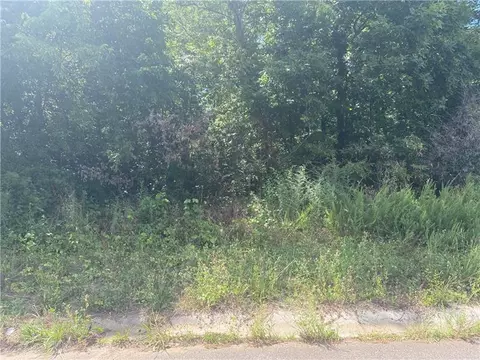 17 Etowah Ln SW, Cartersville, GA 30120