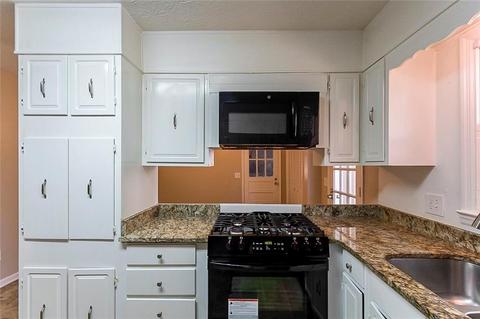 3296 Salem East Dr SE, Conyers, GA 30013 photo 8