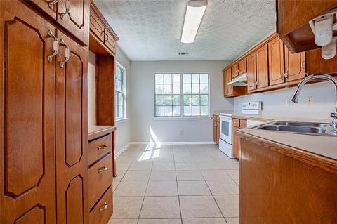 180 Avery Dr, Covington, GA 30016 photo 8