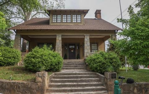 77 E Doyle St, Toccoa, GA 30577 photo 1