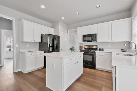 490 Hammersmith Dr, Suwanee, GA 30024 photo 5