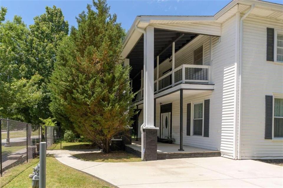 6525 E Strickland St E, Douglasville, GA 30134 48 Photos MLS