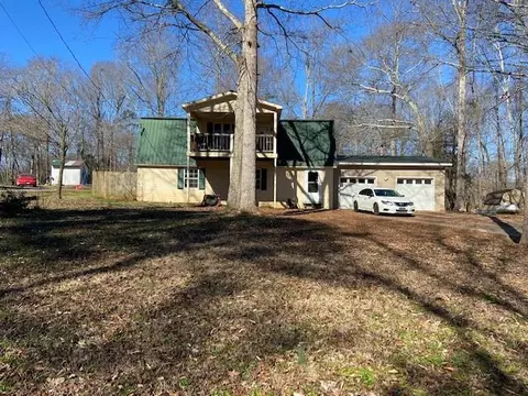 98 Jimmy Parish Dr, Lavonia, GA 30553