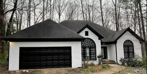 3541 Gleneagles Ct, Snellville, GA 30039