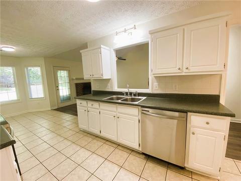 320 Hills Point Rd, Bethlehem, GA 30620 photo 6