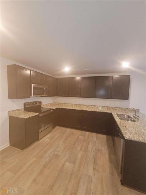 1100 Bluecoat Cir, Hampton, GA 30228 photo 9