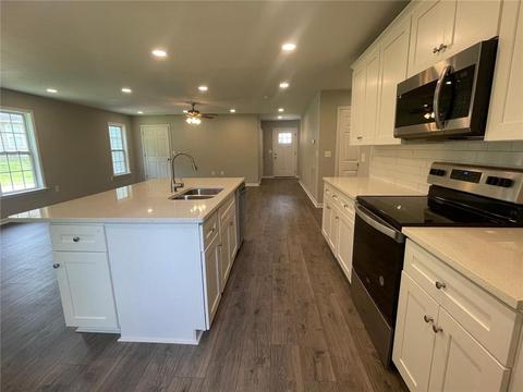 127 Easy St, Dublin, GA 31021 photo 4