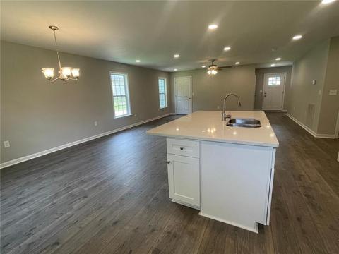 127 Easy St, Dublin, GA 31021 photo 5