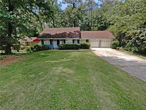 3165 E Chapel Cir, Decatur, GA 30034