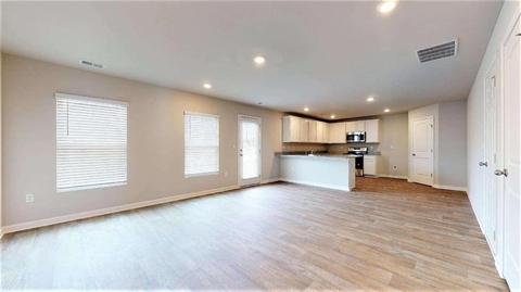 715 Clydes Way, Jackson, GA 30233 photo 2