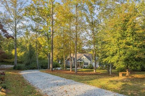 1243 Ridgemore Dr, Toccoa, GA 30577 photo 1