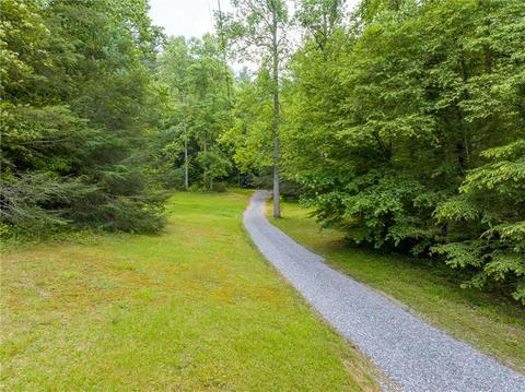 1043 Sam Hill Rd, Ellijay, GA 30540